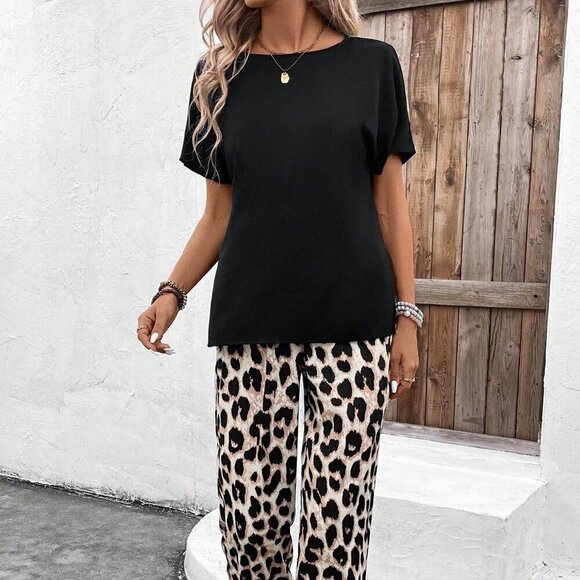Multicolor Casual Women's Solid Color Round Neck Short Sleeve T-Shirt And Pants - Picture 5 of 6